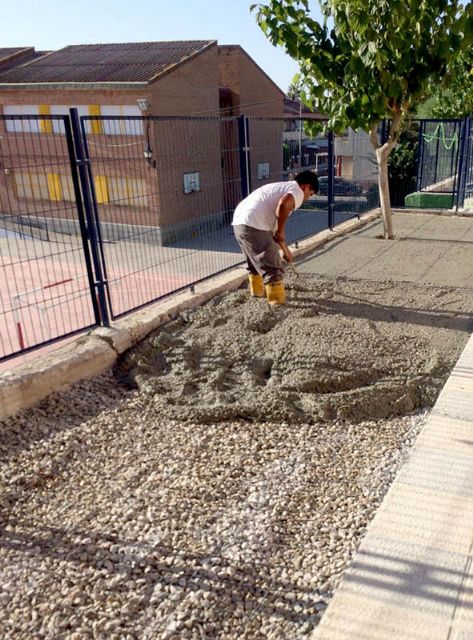 El Ayuntamiento de Lorquí realiza mejoras en el módulo de infantil del Colegio Dolores Escámez durante el verano