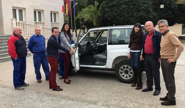 El Ayuntamiento de Lorquí recibe un vehículo de la Comunidad Autónoma para mejorar los servicios municipales