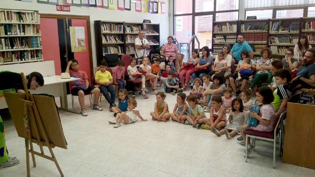 La Biblioteca Municipal acoge cuentacuentos infantiles todos los meses para animar a los más pequeños a la lectura