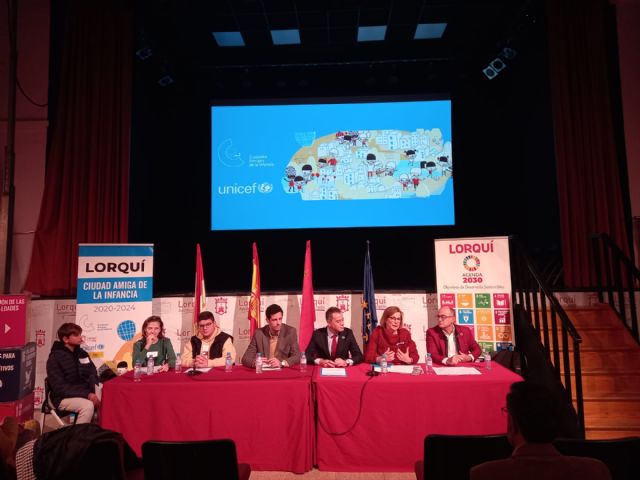 Cerca de 50 chicos y chicas de la Región de Murcia se reúnen para debatir sobre bienestar emocional y derechos de la infancia