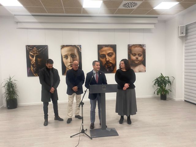 ‘Luz y Tiempo’ una particular mirada del fotógrafo Joaquín Zamora a los Salzillos de Lorquí se expone en el Centro de Promoción Cultural del municipio