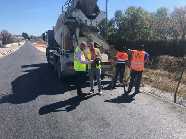 Continúan los trabajos para la mejora de la seguridad vial de la carretera que une Lorquí con la antigua estación de ferrocarril