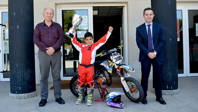 El joven ilorcitano Salvador Pérez, Campeón de España de MX50