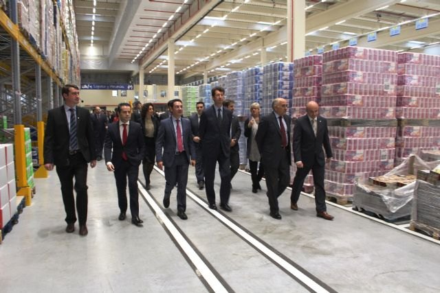 Garre resalta el 'importante impulso' que supone para la economía regional y de Lorquí la apertura del nuevo centro logístico de Lidl