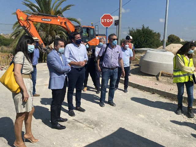 Joaquín Hernández, alcalde de Lorquí, visita las obras del Colector General de Saneamiento en la pedanía de La Anchosa