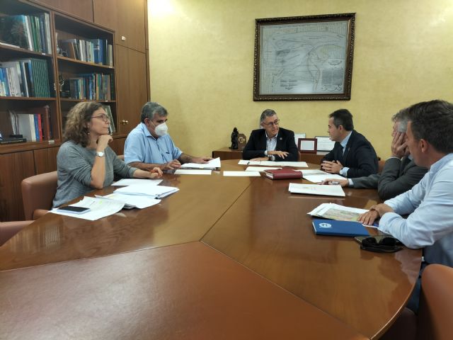 El presidente de la CHS mantiene un encuentro de trabajo con el alcalde de LorquÃ­