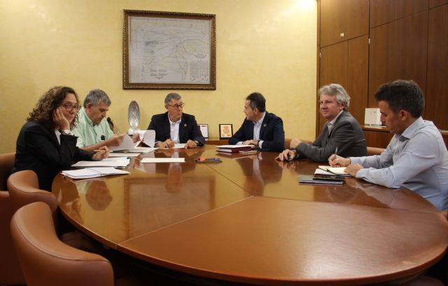 Urrea mantiene un encuentro de trabajo con el alcalde de LorquÃ­