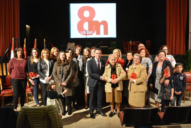 El Ayuntamiento entrega los premios 8 de Marzo a las mujeres pasteleras y panaderas del pueblo y a la OMEP