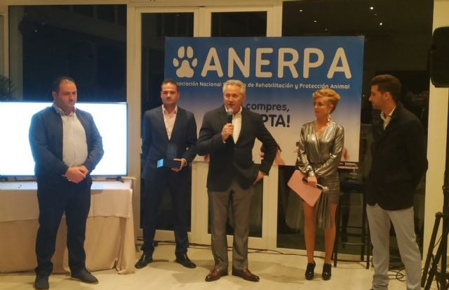 El Ayuntamiento de Lorquí junto con la Policía Local reciben el premio ANERPA 2019
