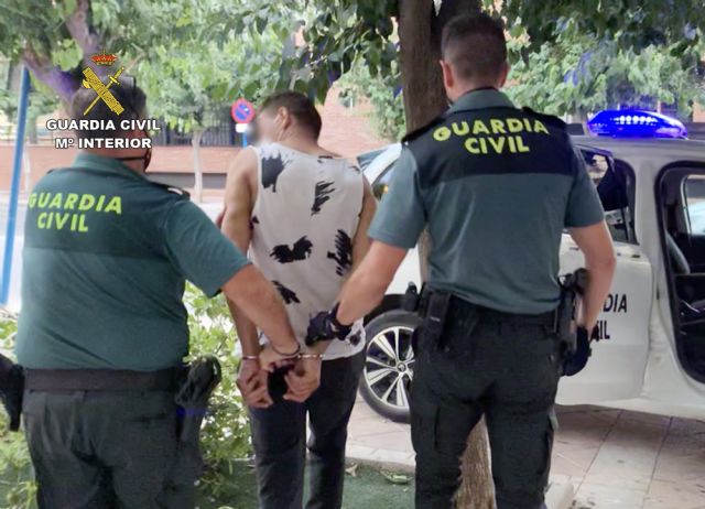 La Guardia Civil detiene a un experimentado delincuente por varios robos en CeutÃ­ y Alguazas
