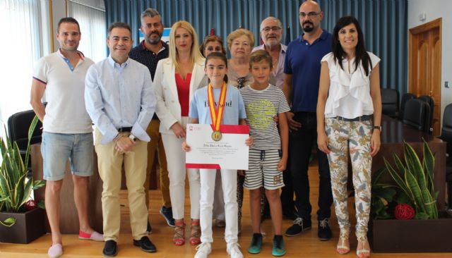 Lorquí reconoce los éxitos deportivos de la campeona nacional de taekwondo Elena Ruiz Reyes