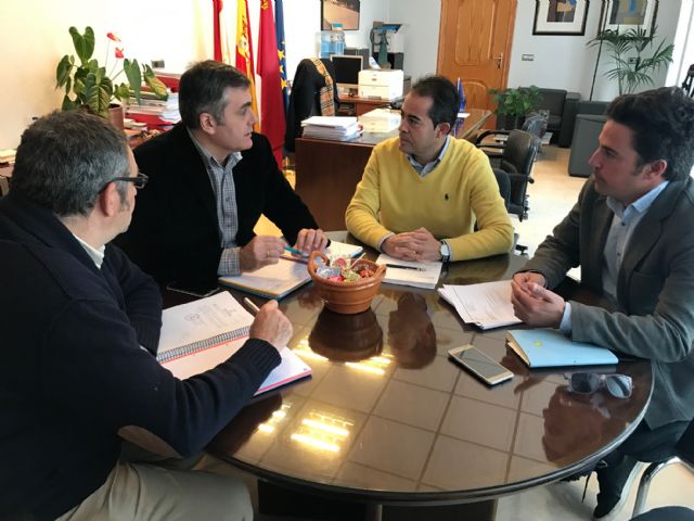 Reunión del director general del Agua con el alcalde de Lorquí