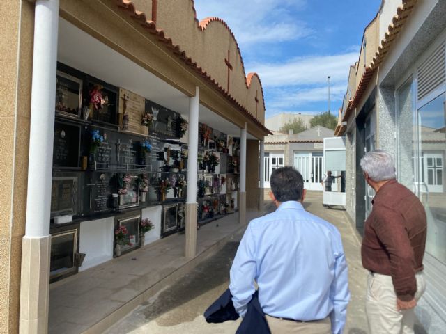 El Ayuntamiento finaliza los trabajos en el Cementerio y pone en marcha el dispositivo especial con motivo de Todos los Santos El Ayuntamiento finaliza los trabajos en el Cementerio y pone en marcha el dispositivo especial con motivo de Todos los Santos